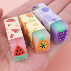 Lot de 3 gommes - fruits